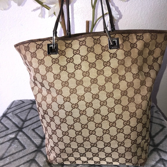 Gucci Handbags - Gucci Shoulder Tote